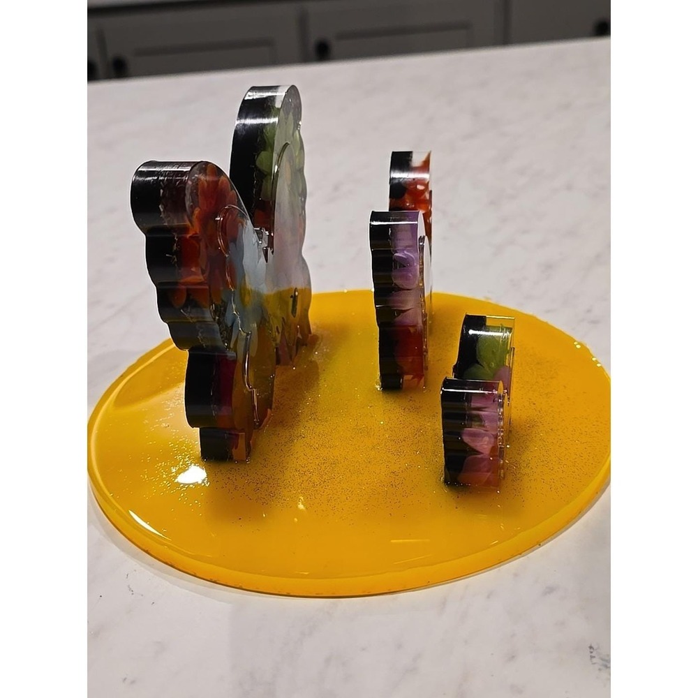Handmade Resin Tray Of Butterflies Yellow Base. 744 - Picture 3 of 6